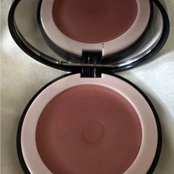 Doll 10 Dream Whip Multitasking Blush & Highlight Soufflé You’re Making Me Blush - Picture 2 of 3